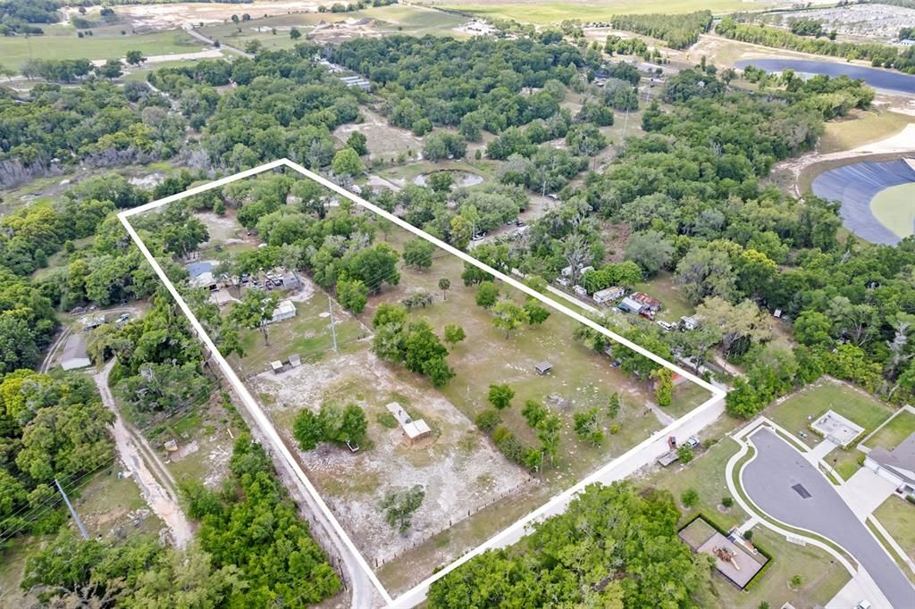 На продажу: $450,000 (5.26 acres)
