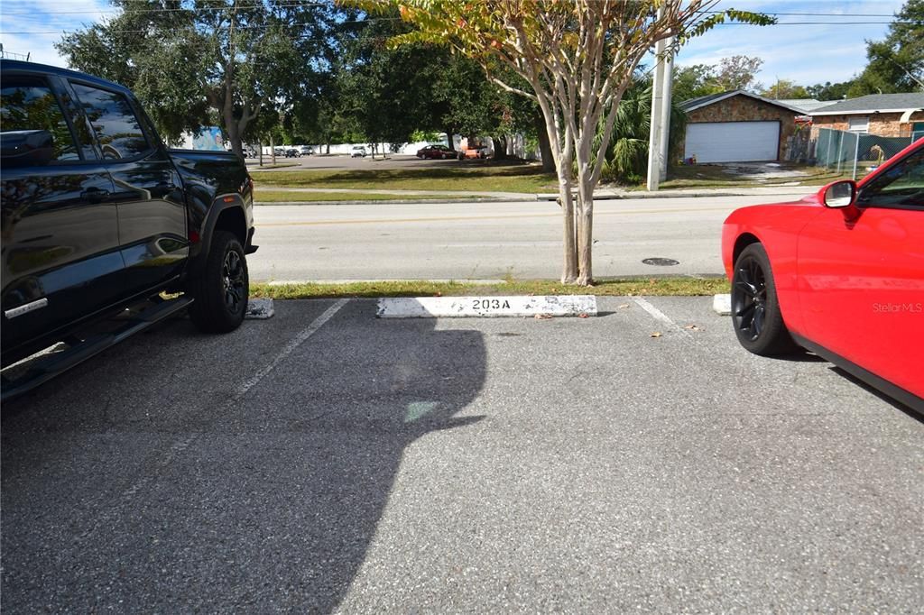 For Sale: $59,900 (1 beds, 1 baths, 869 Square Feet)