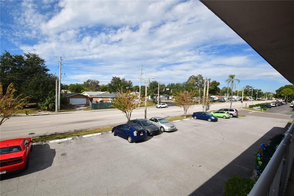 For Sale: $59,900 (1 beds, 1 baths, 869 Square Feet)