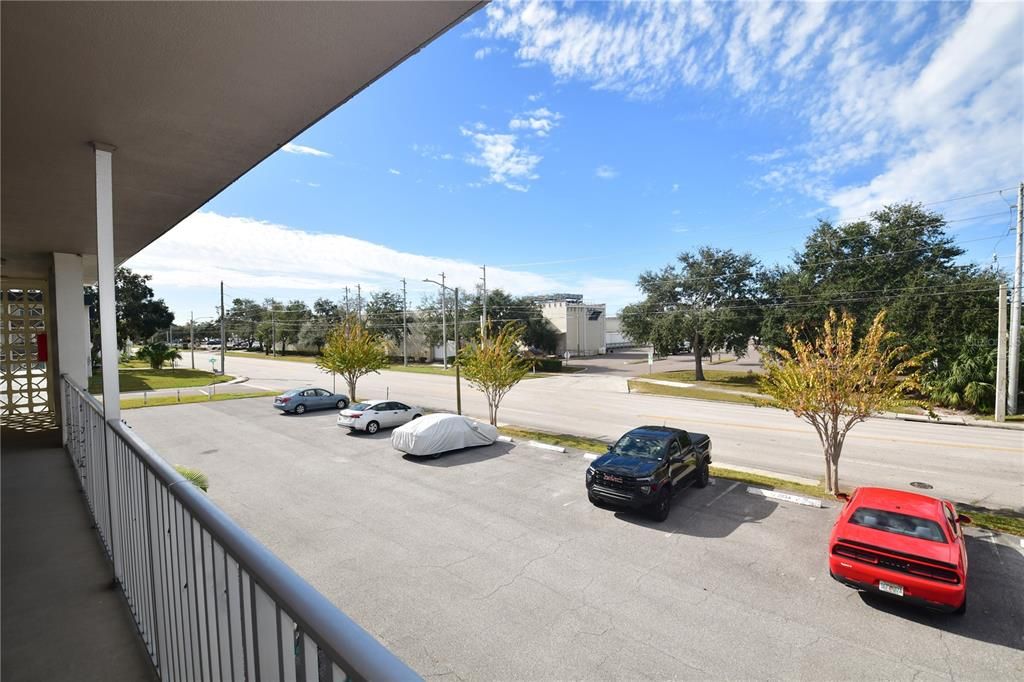 For Sale: $59,900 (1 beds, 1 baths, 869 Square Feet)