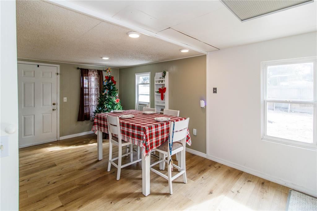 En Venta: $184,900 (2 camas, 1 baños, 861 Pies cuadrados)