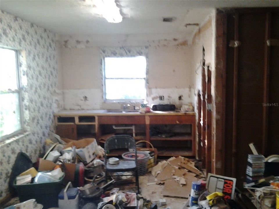 En Venta: $136,000 (3 camas, 1 baños, 1215 Pies cuadrados)