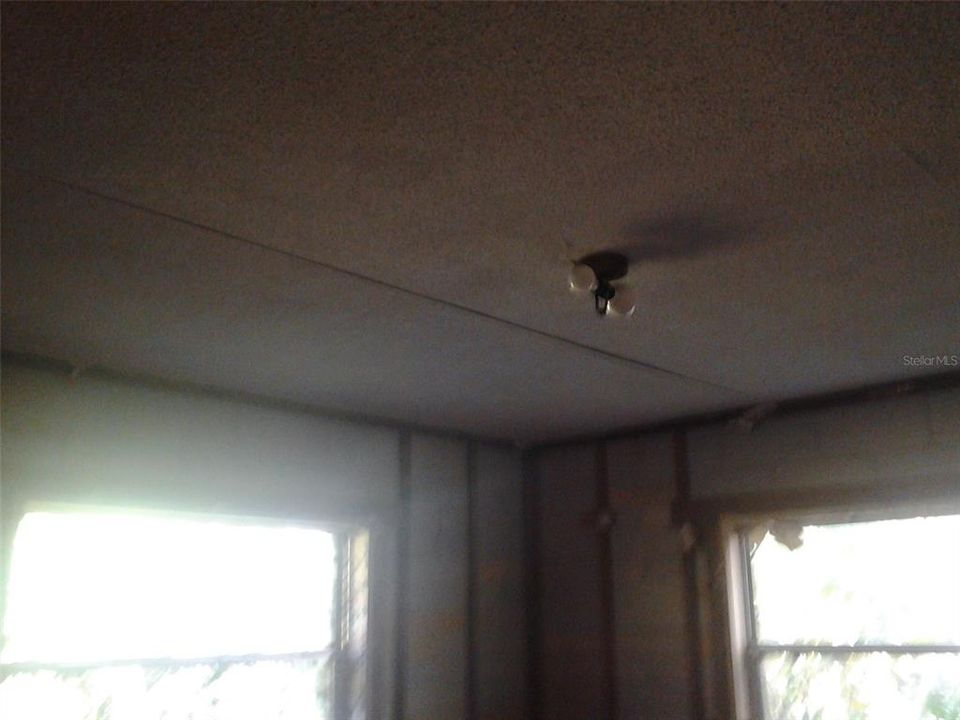 En Venta: $136,000 (3 camas, 1 baños, 1215 Pies cuadrados)