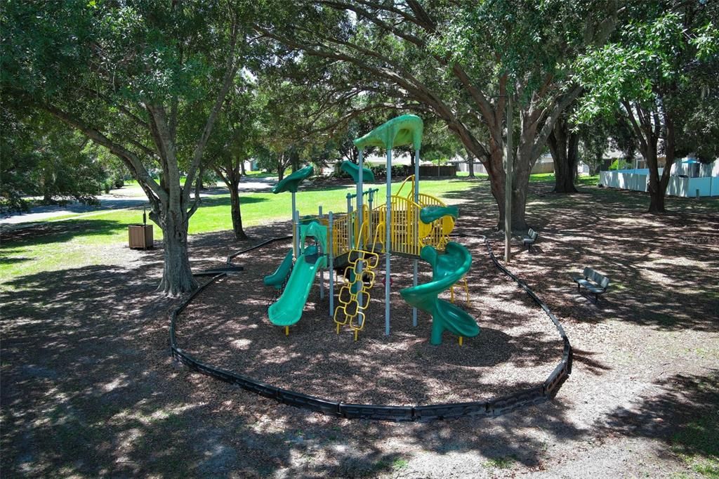 For Sale: $299,000 (2 beds, 2 baths, 1078 Square Feet)