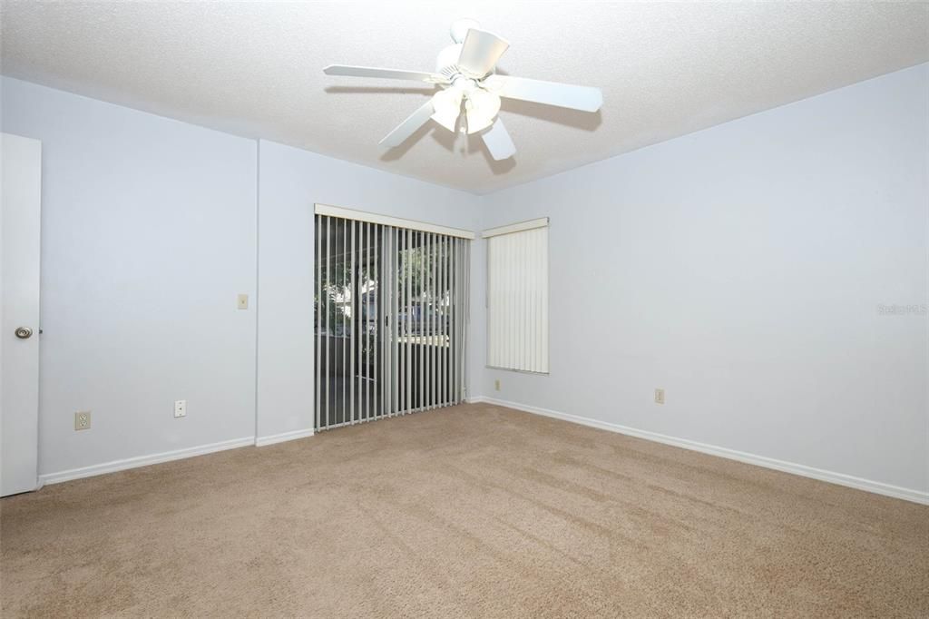 For Sale: $299,000 (2 beds, 2 baths, 1078 Square Feet)