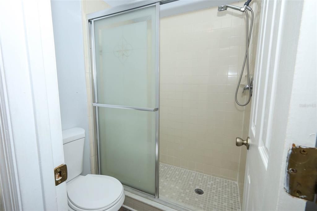 For Sale: $299,000 (2 beds, 2 baths, 1078 Square Feet)