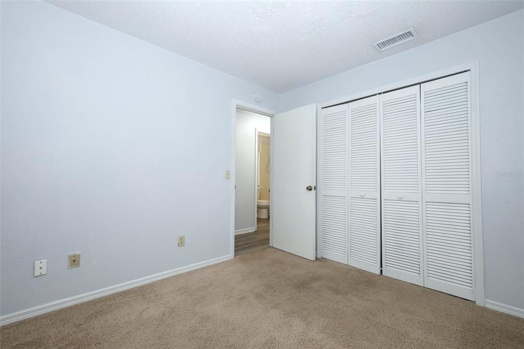 For Sale: $299,000 (2 beds, 2 baths, 1078 Square Feet)