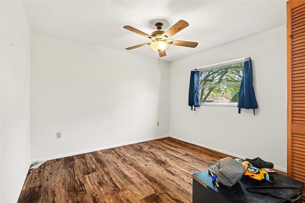 Active With Contract: $300,000 (3 beds, 2 baths, 1454 Square Feet)