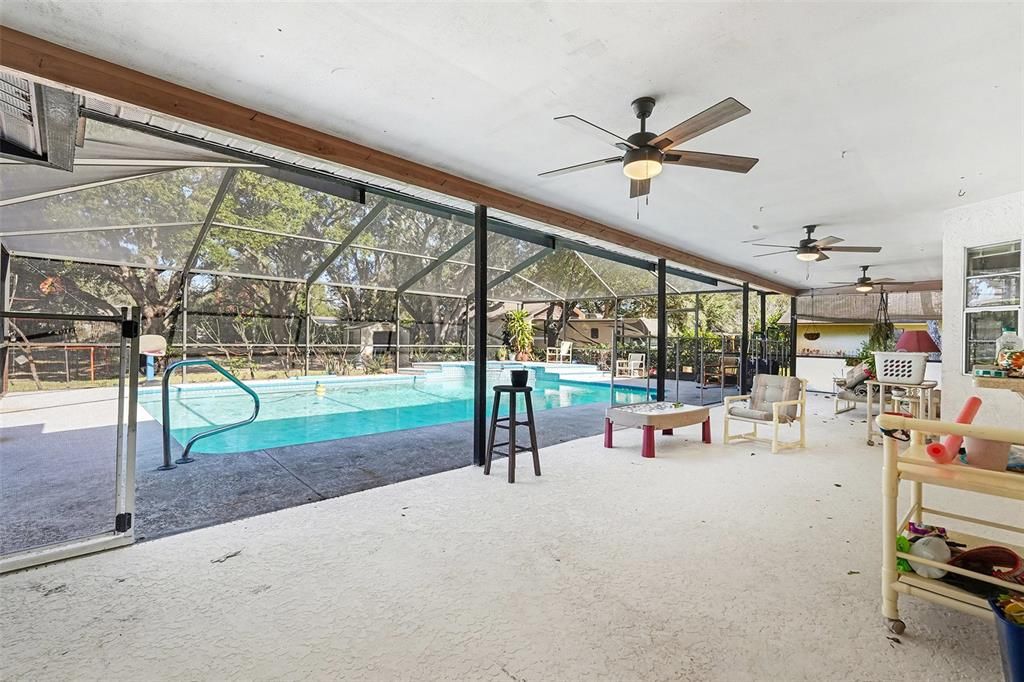 Active With Contract: $300,000 (3 beds, 2 baths, 1454 Square Feet)