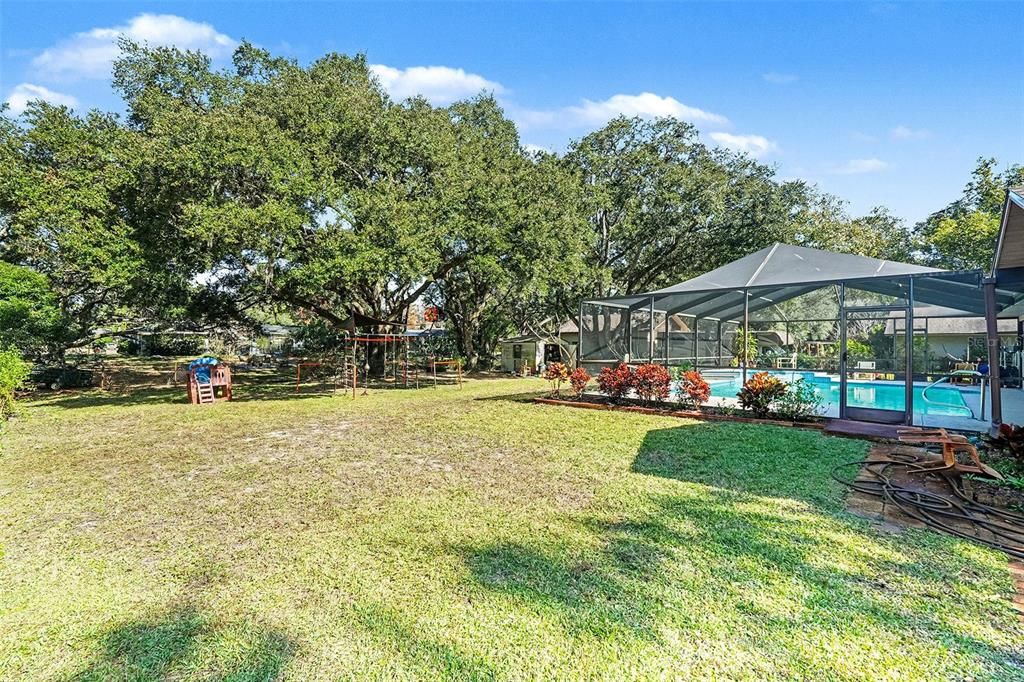 Active With Contract: $300,000 (3 beds, 2 baths, 1454 Square Feet)