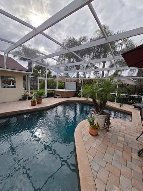 En Venta: $580,000 (4 camas, 2 baños, 1931 Pies cuadrados)