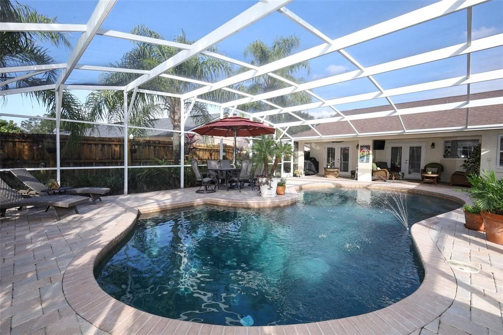 En Venta: $580,000 (4 camas, 2 baños, 1931 Pies cuadrados)