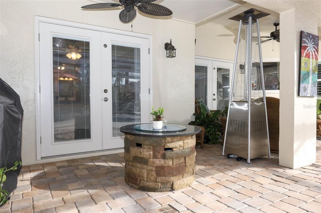 En Venta: $580,000 (4 camas, 2 baños, 1931 Pies cuadrados)