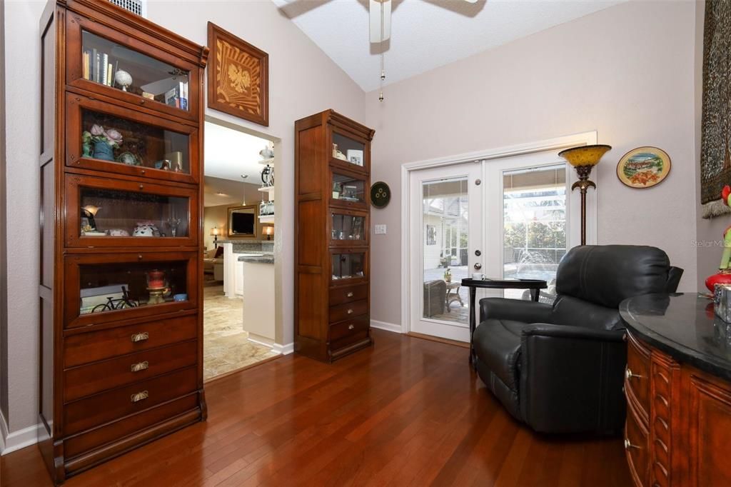 En Venta: $580,000 (4 camas, 2 baños, 1931 Pies cuadrados)