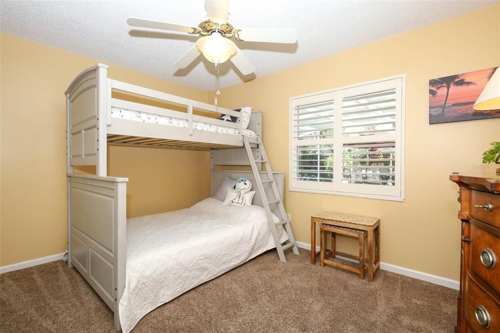 En Venta: $580,000 (4 camas, 2 baños, 1931 Pies cuadrados)