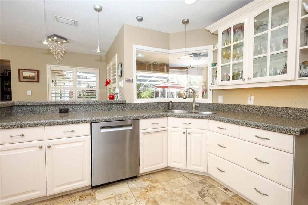 En Venta: $580,000 (4 camas, 2 baños, 1931 Pies cuadrados)