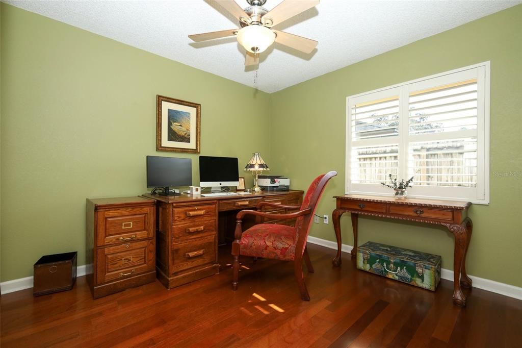 En Venta: $580,000 (4 camas, 2 baños, 1931 Pies cuadrados)