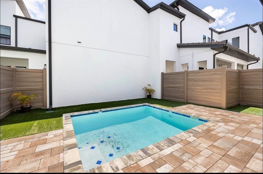 For Rent: $3,300 (5 beds, 4 baths, 2440 Square Feet)