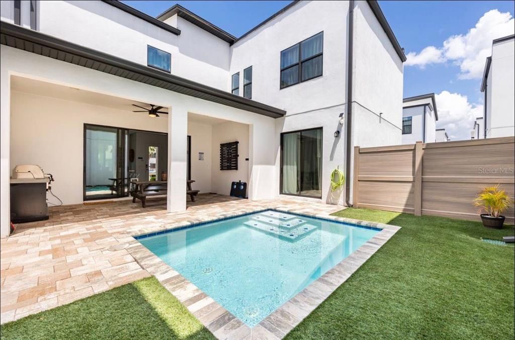 For Rent: $3,300 (5 beds, 4 baths, 2440 Square Feet)