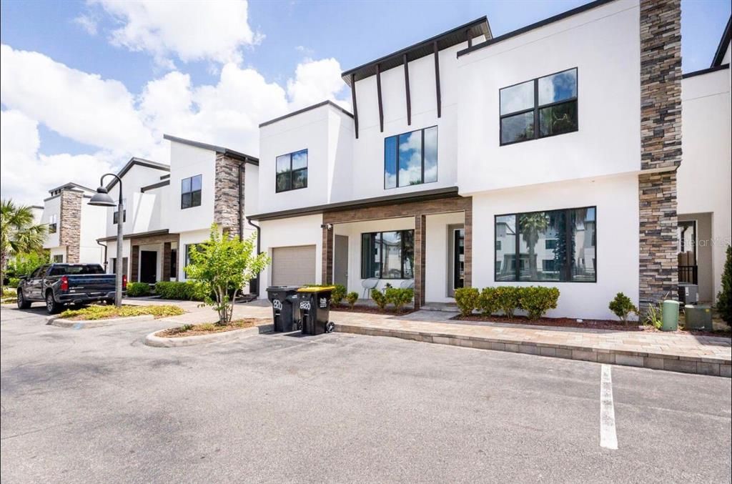 For Rent: $3,300 (5 beds, 4 baths, 2440 Square Feet)