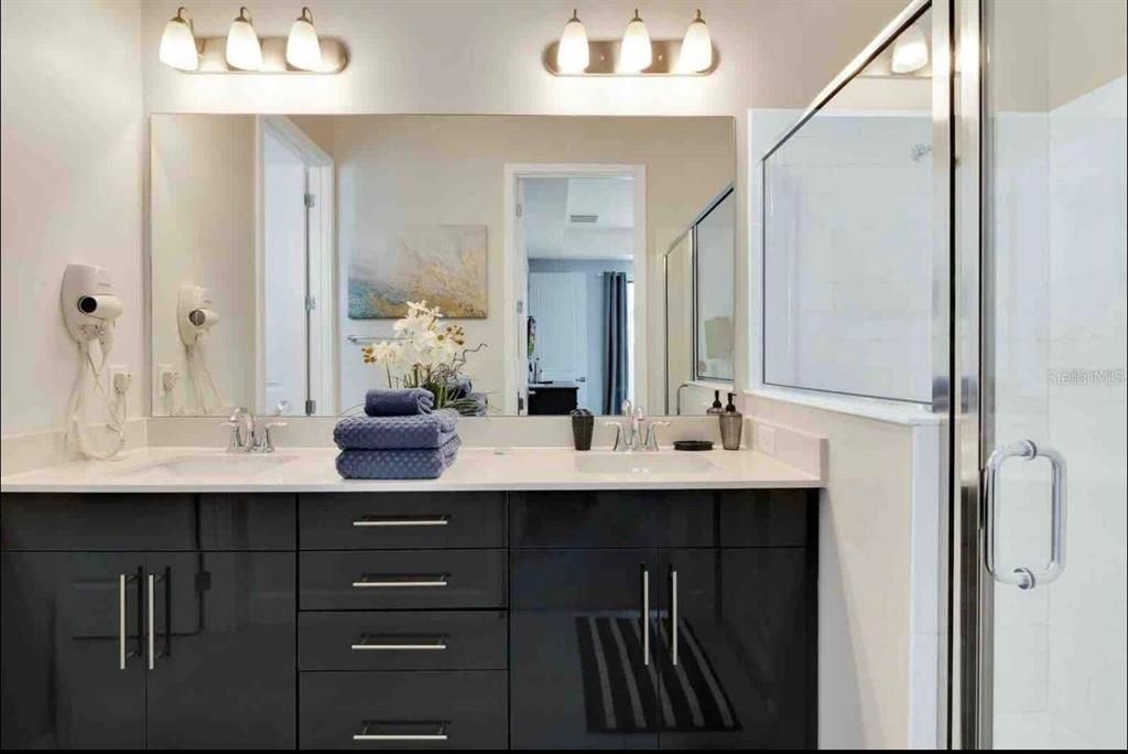 For Rent: $3,300 (5 beds, 4 baths, 2440 Square Feet)