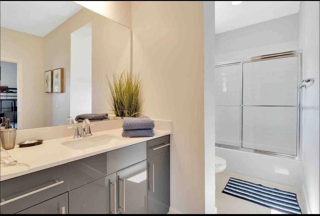 For Rent: $3,300 (5 beds, 4 baths, 2440 Square Feet)