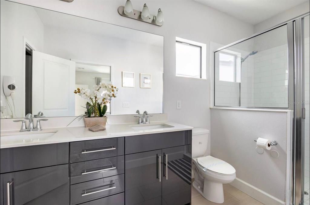 For Rent: $3,300 (5 beds, 4 baths, 2440 Square Feet)