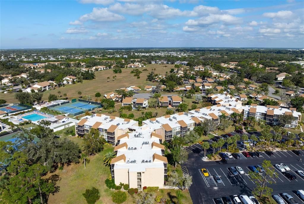 En Venta: $167,000 (2 camas, 2 baños, 940 Pies cuadrados)