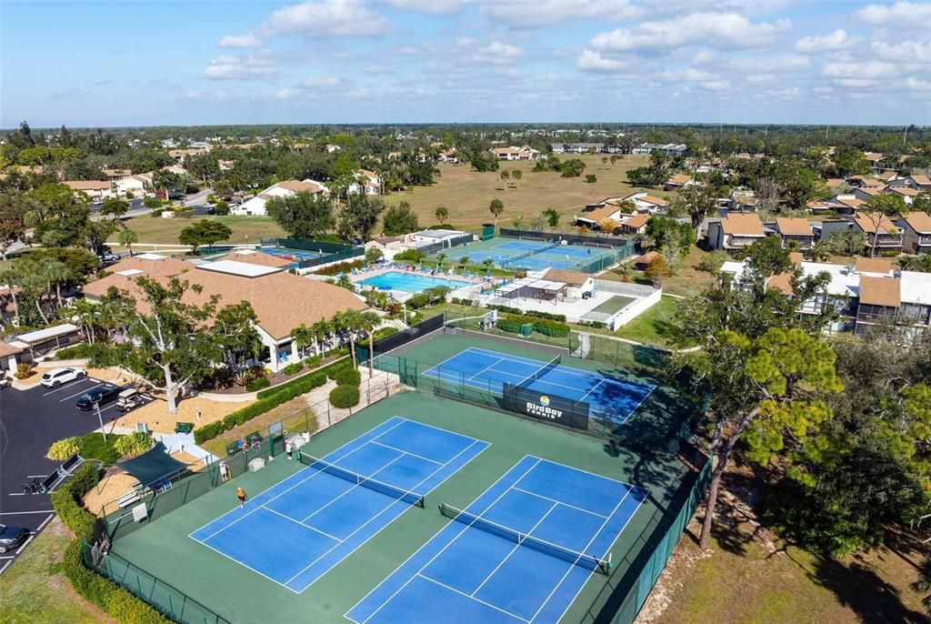 En Venta: $167,000 (2 camas, 2 baños, 940 Pies cuadrados)