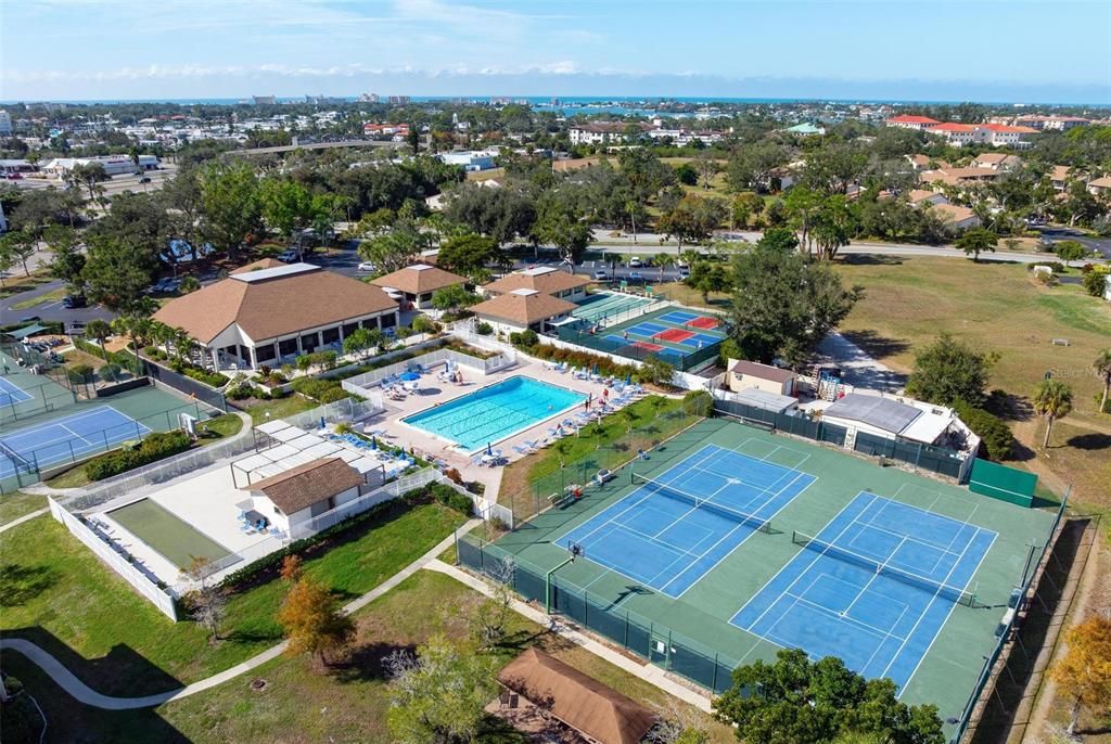 En Venta: $167,000 (2 camas, 2 baños, 940 Pies cuadrados)