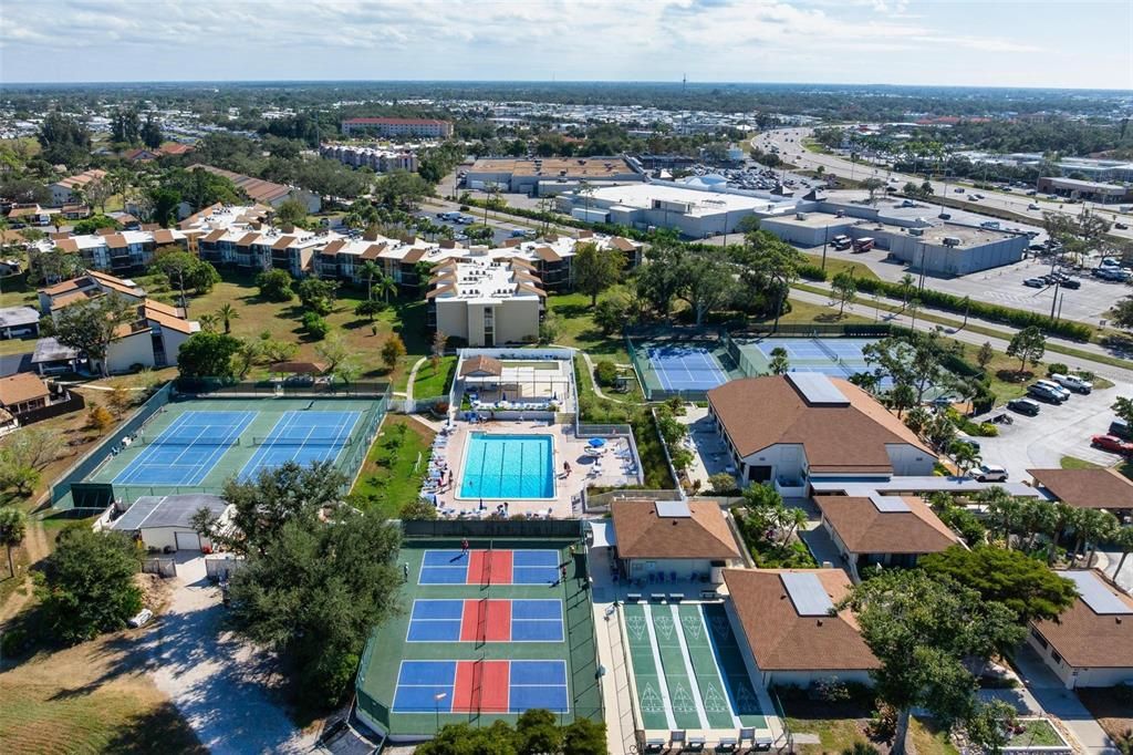 En Venta: $167,000 (2 camas, 2 baños, 940 Pies cuadrados)