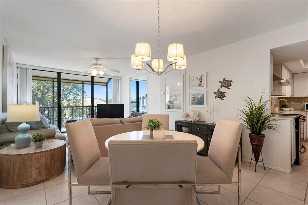 En Venta: $167,000 (2 camas, 2 baños, 940 Pies cuadrados)