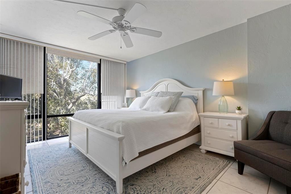 En Venta: $167,000 (2 camas, 2 baños, 940 Pies cuadrados)