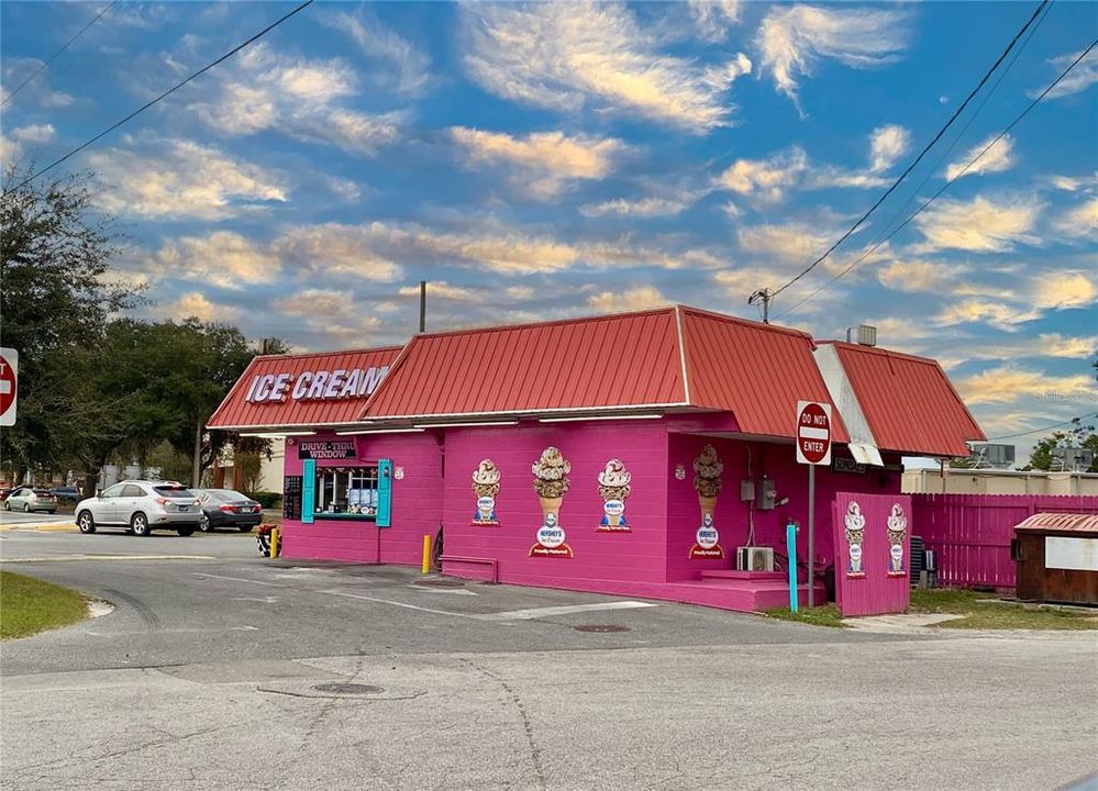 For Sale: $565,000 (0 beds, 0 baths, 796 Square Feet)