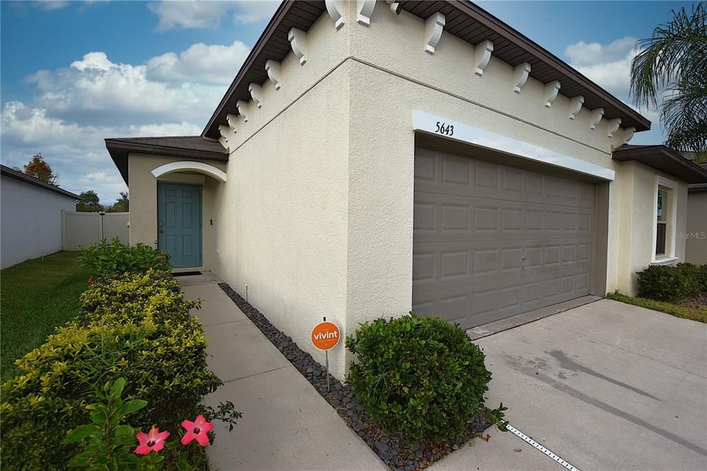 For Rent: $2,200 (4 beds, 2 baths, 1817 Square Feet)