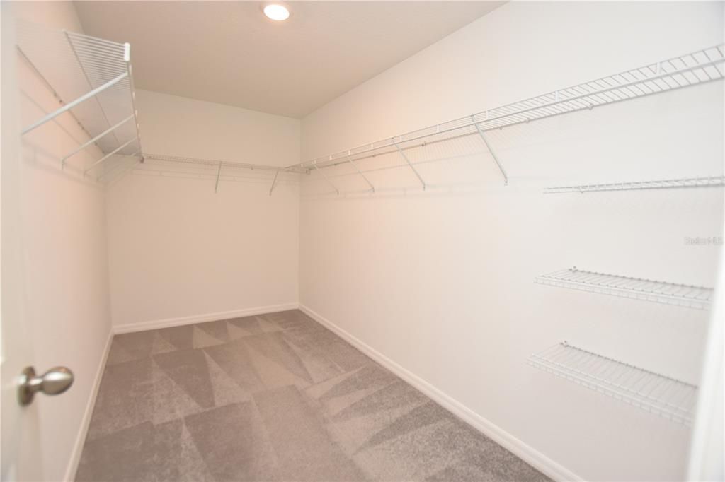 For Rent: $2,200 (4 beds, 2 baths, 1817 Square Feet)