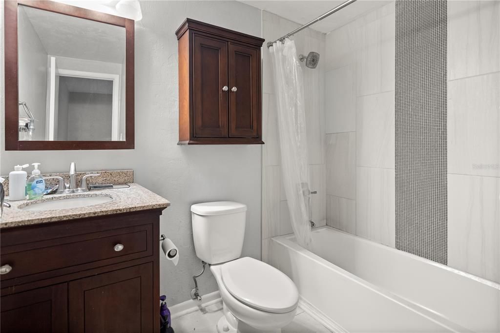 На продажу: $135,000 (2 спален, 2 ванн, 874 Квадратных фут)