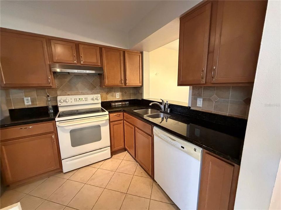 En Renta: $1,695 (2 camas, 2 baños, 966 Pies cuadrados)