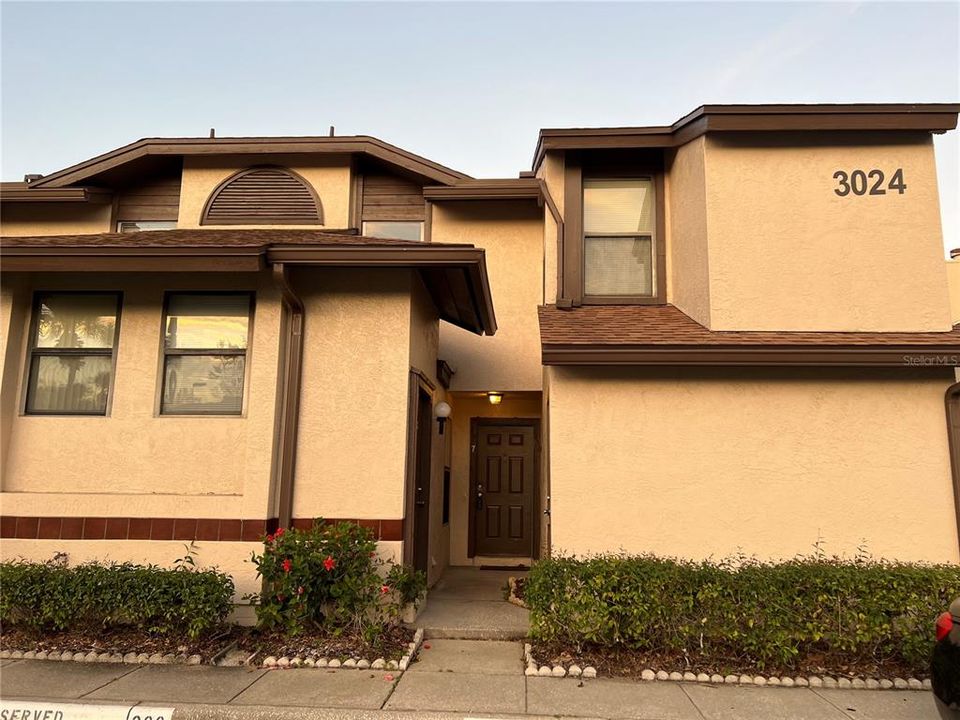 En Renta: $1,695 (2 camas, 2 baños, 966 Pies cuadrados)