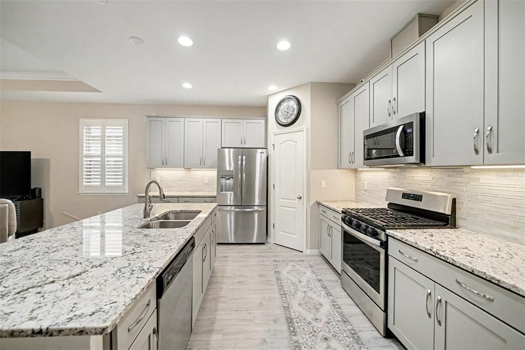 На продажу: $515,000 (3 спален, 2 ванн, 1979 Квадратных фут)