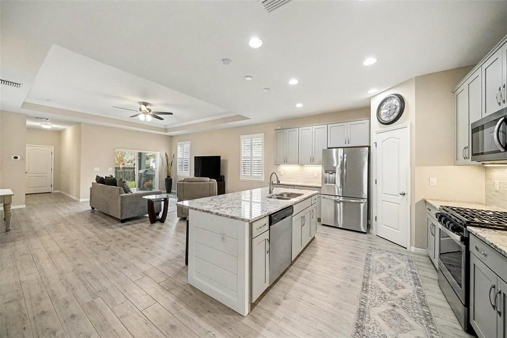 На продажу: $515,000 (3 спален, 2 ванн, 1979 Квадратных фут)