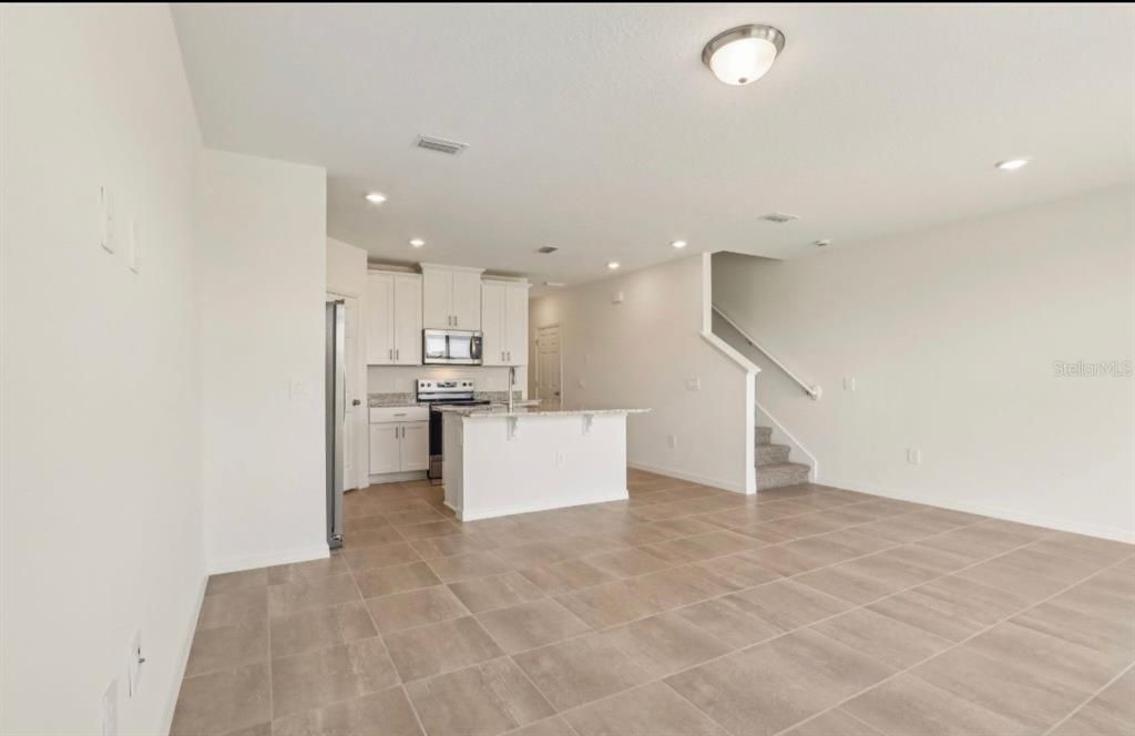 For Rent: $2,200 (3 beds, 2 baths, 1477 Square Feet)