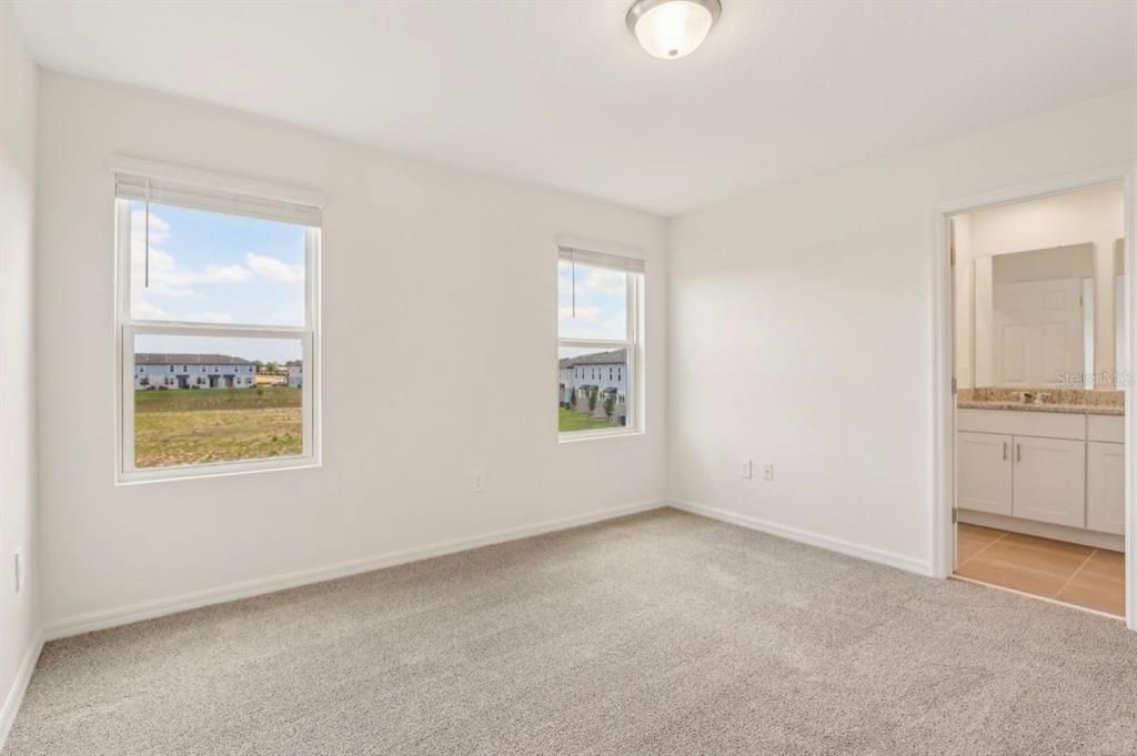 For Rent: $2,200 (3 beds, 2 baths, 1477 Square Feet)