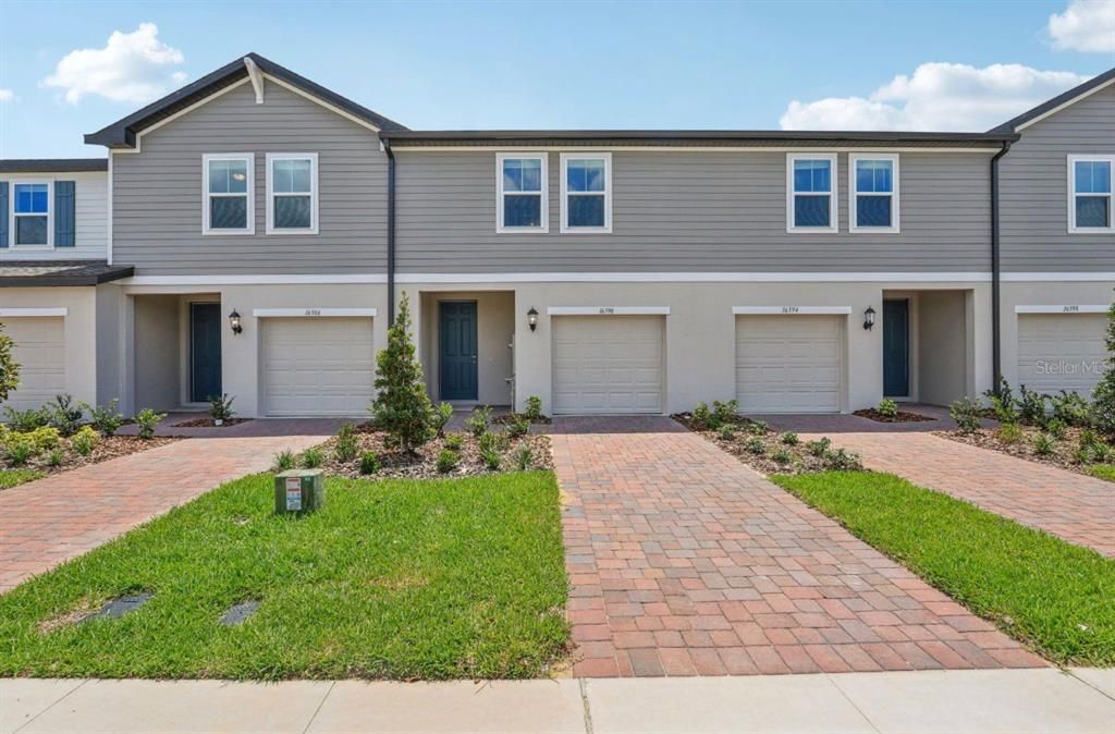 For Rent: $2,200 (3 beds, 2 baths, 1477 Square Feet)