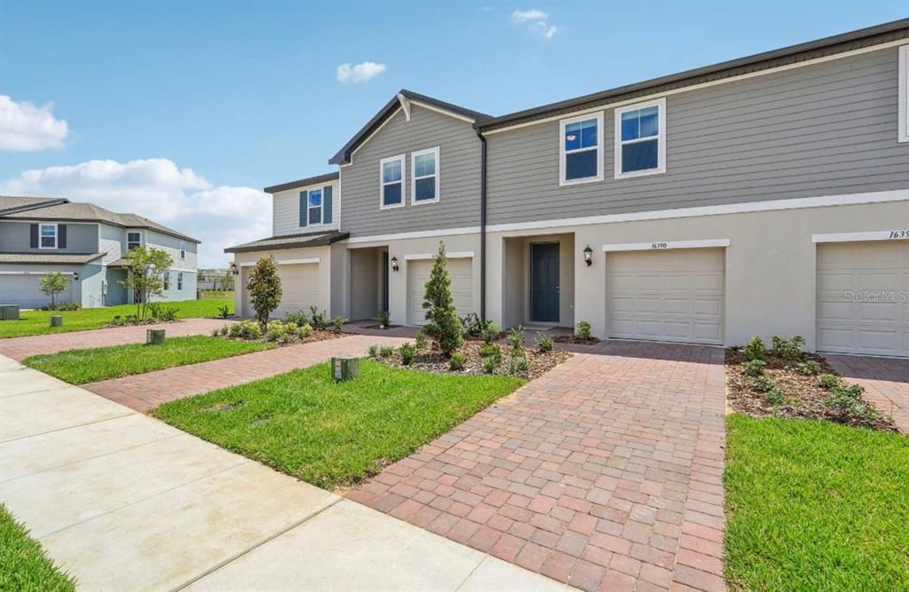 For Rent: $2,200 (3 beds, 2 baths, 1477 Square Feet)