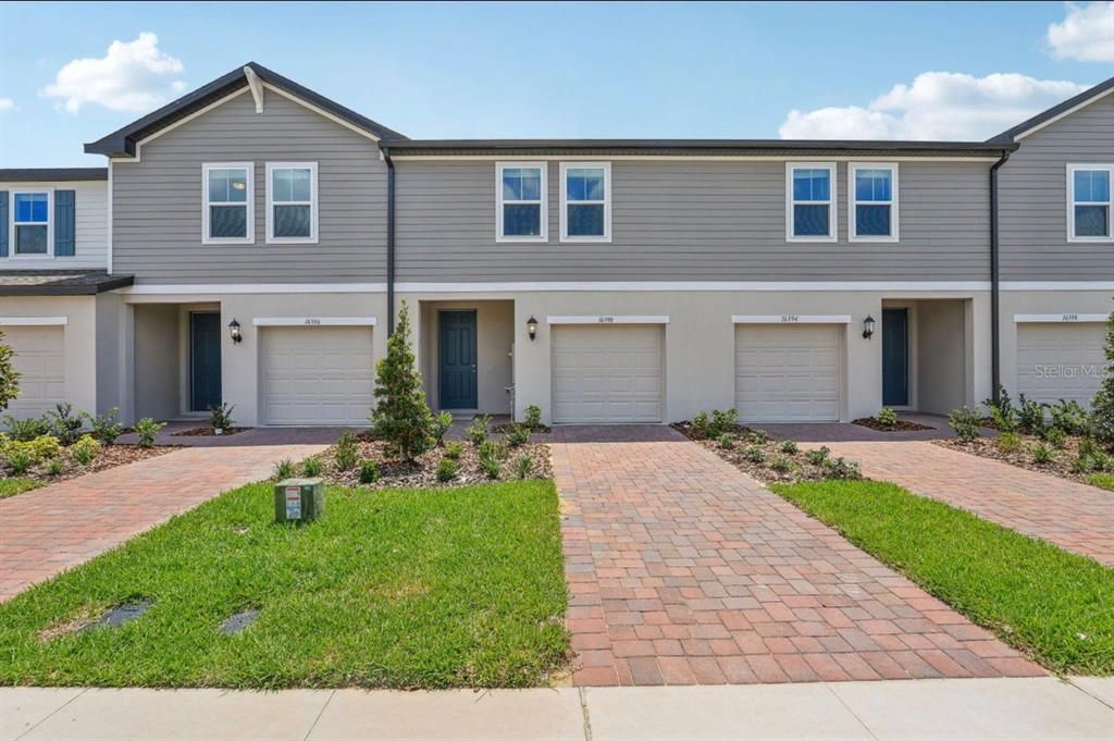 For Rent: $2,200 (3 beds, 2 baths, 1477 Square Feet)