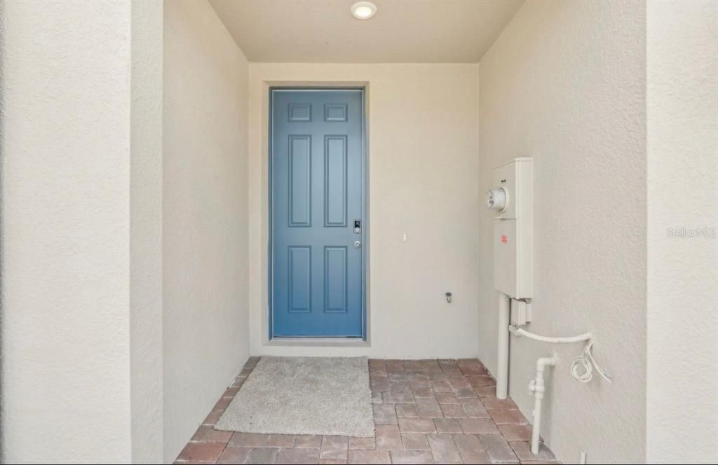 For Rent: $2,200 (3 beds, 2 baths, 1477 Square Feet)