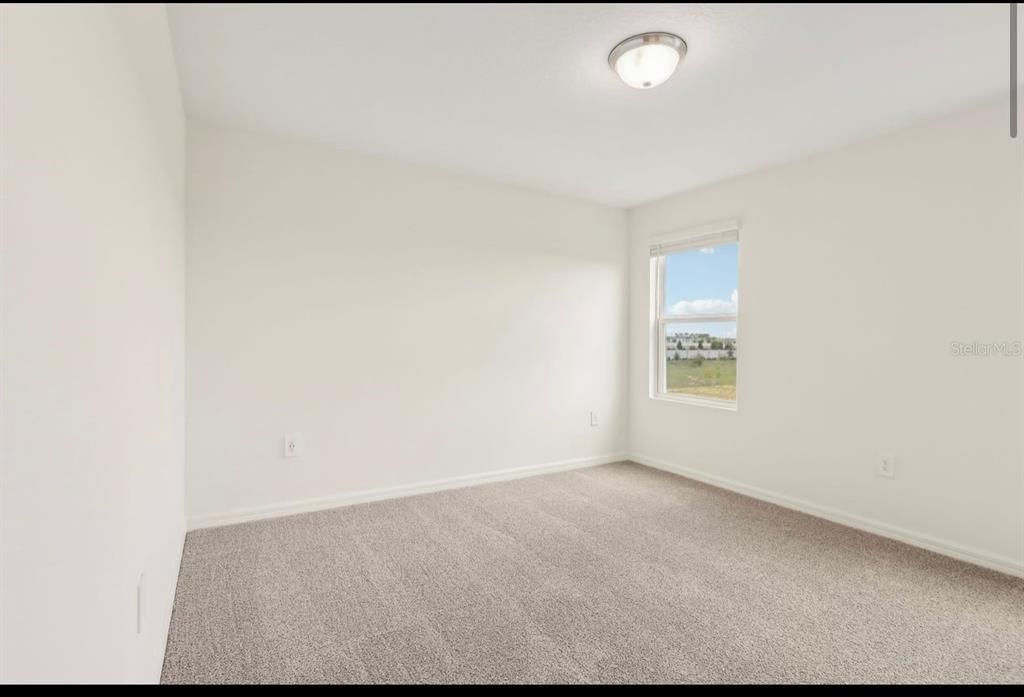 For Rent: $2,200 (3 beds, 2 baths, 1477 Square Feet)