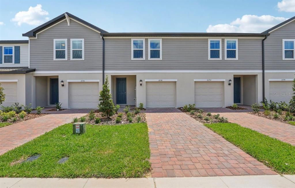 For Rent: $2,200 (3 beds, 2 baths, 1477 Square Feet)