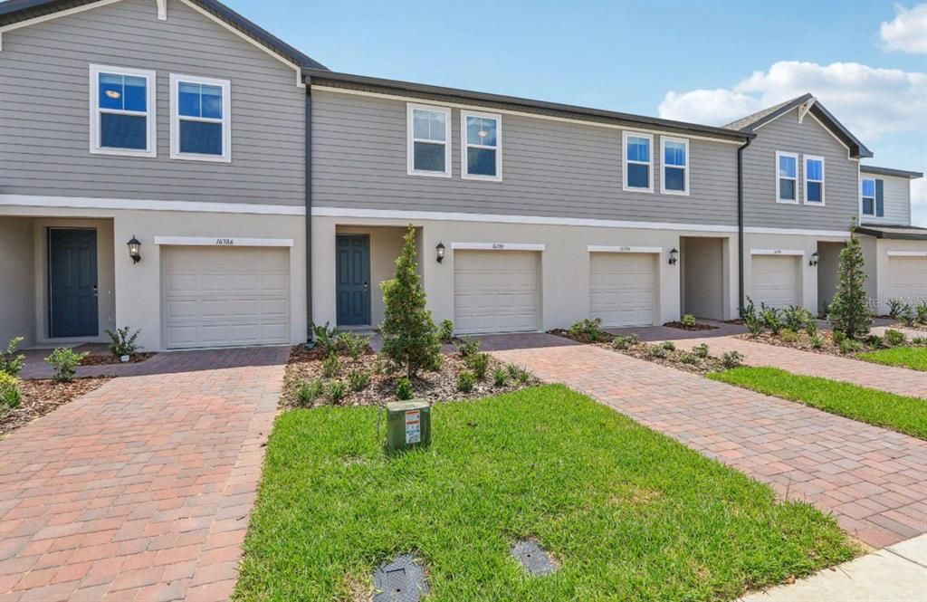 For Rent: $2,200 (3 beds, 2 baths, 1477 Square Feet)